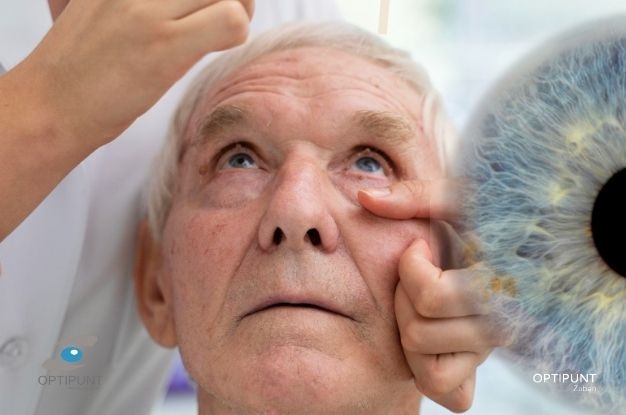 Persona adulta en revisión ocular, simbolizando la prevención y control del glaucoma para preservar la salud visual a largo plazo