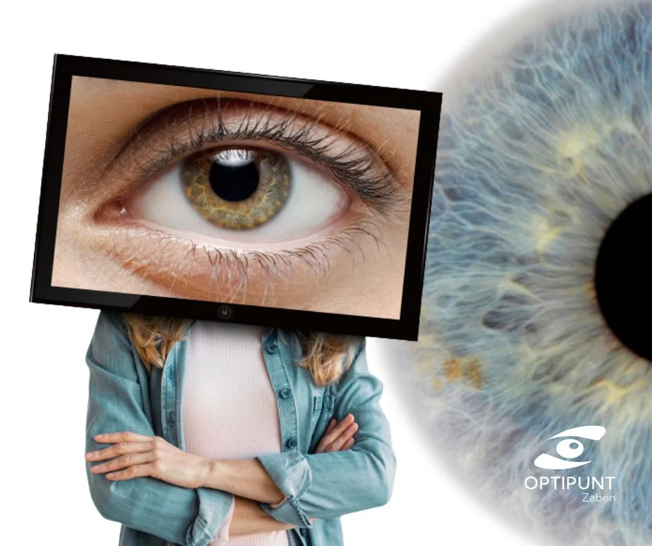 Persona esperando para un examen visual en una óptica para evaluar su percepción visual